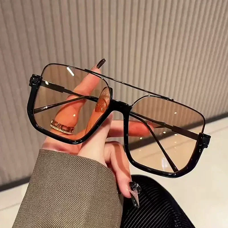 New Vintage Oversized Sunglass - Vintage Fashion Enthusiasts 评论和价格