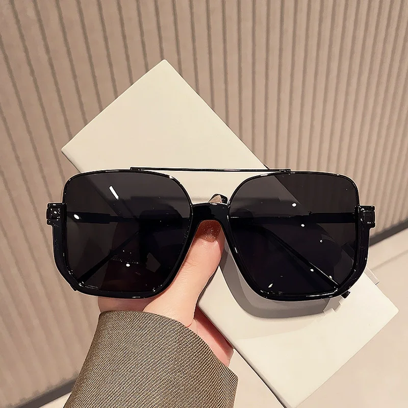 New Vintage Oversized Sunglass - Vintage Fashion Enthusiasts 评论和价格
