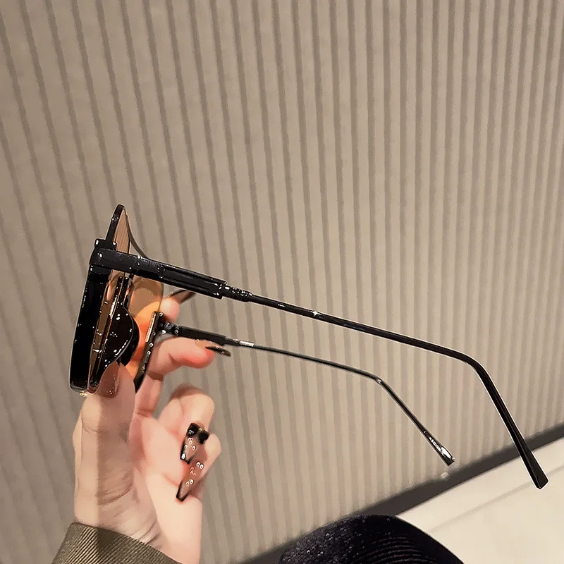 New Vintage Oversized Sunglass - Vintage Fashion Enthusiasts 评论和价格